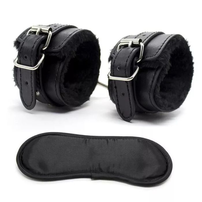 Schwarzes Set Handschellen aus Kunstleder mit Satinmaske
